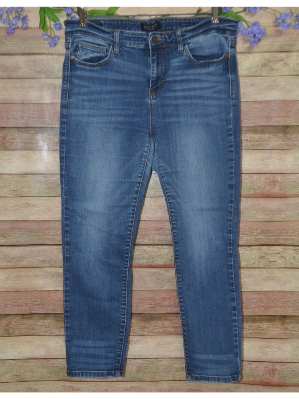 Judy Blue Angie Jeans Womens 15/32 Relaxed Fit Blue Denim Mid Rise Stretch Crop